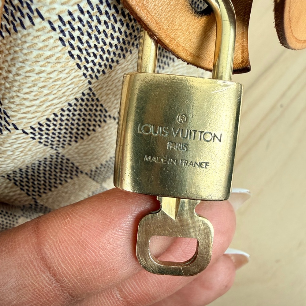 SOLD-Certified LOUIS VUITTON Damier Azur Speedy 25 - Dust Bag, Lock & Key, + COA - Picture 11 of 15